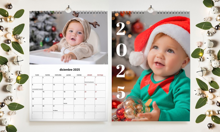 Image 2: Calendario de pared personalizable con Printerpix