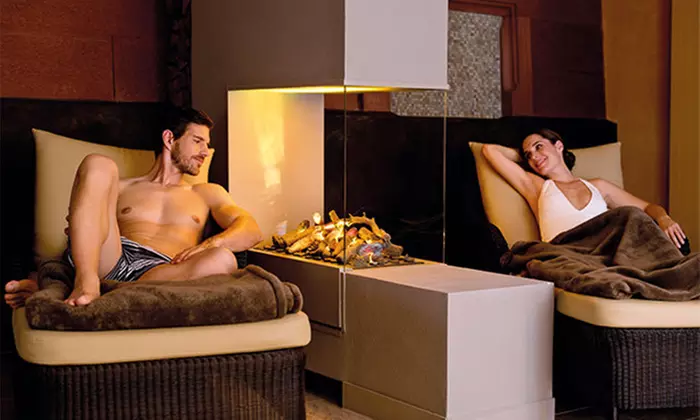 Spa-Tageseintritt inkl. Wickeltuch und Handtücher für 1 bis 4 Personen