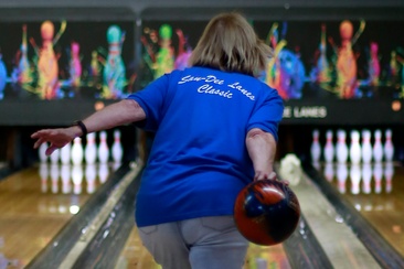 San-Dee Lanes bowling center