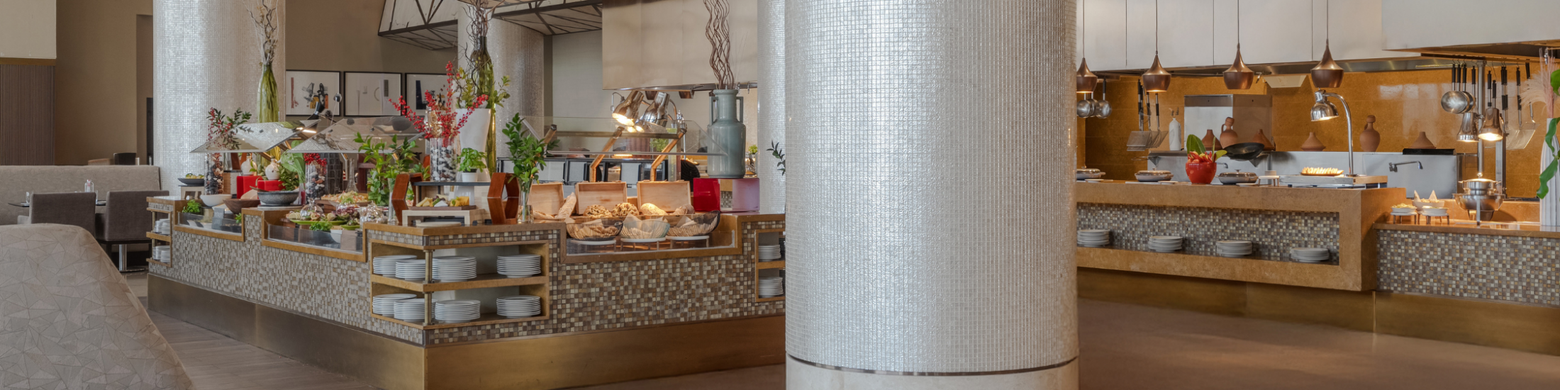 Liwan At 5* Swissotel Al Ghurair