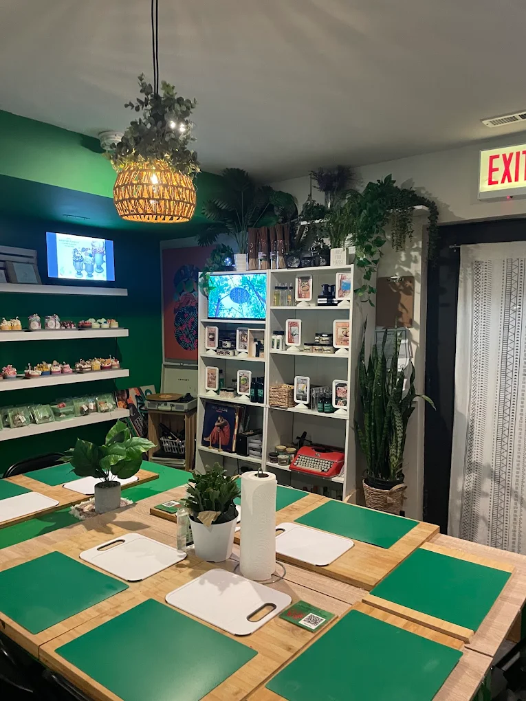 Above Average Candle Studio