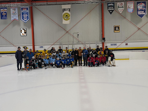 Adult public skating at Oakland Ice Center