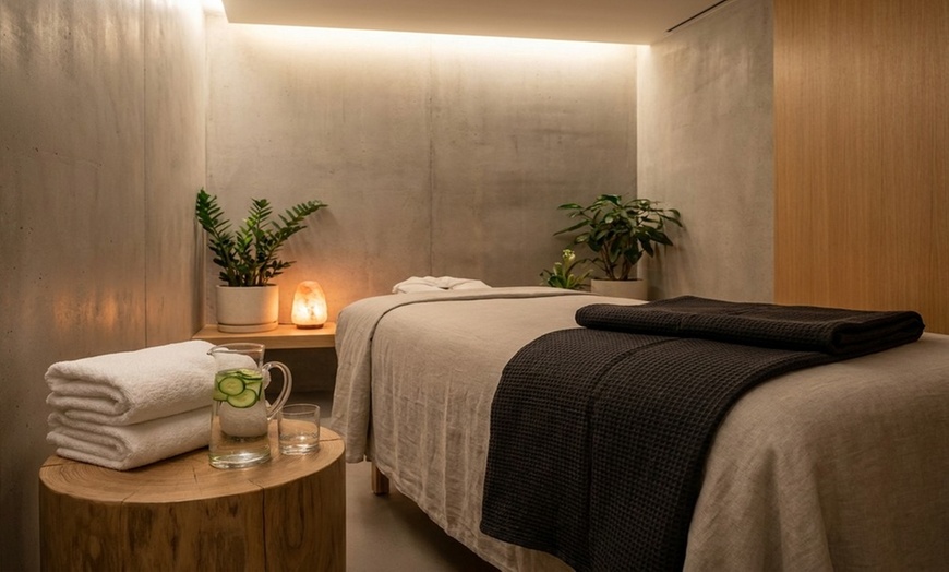 Image 5: Four or Eight 60-Minute Infrared Sauna Blanket Sessions for One