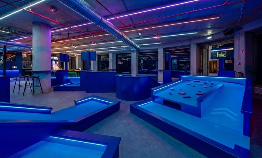 Image 5: Expérience ludique et conviviale avec activités et combos gourmands