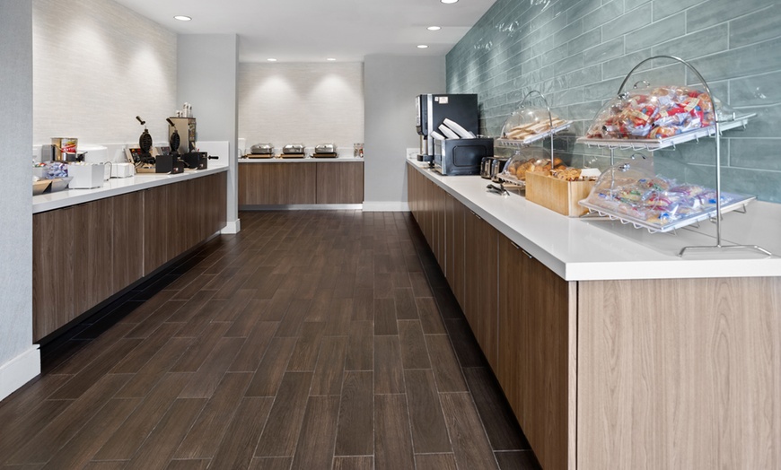 Image 9: Atlanta Airport Hotel with Free Breakfast & Shuttle