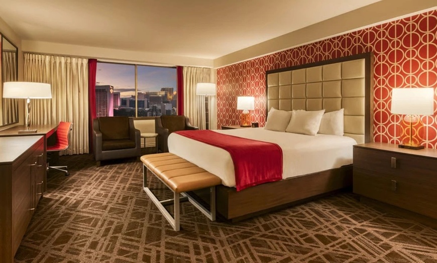 Image 16: Las Vegas Strip Casino Hotel with Arcade & Live Shows