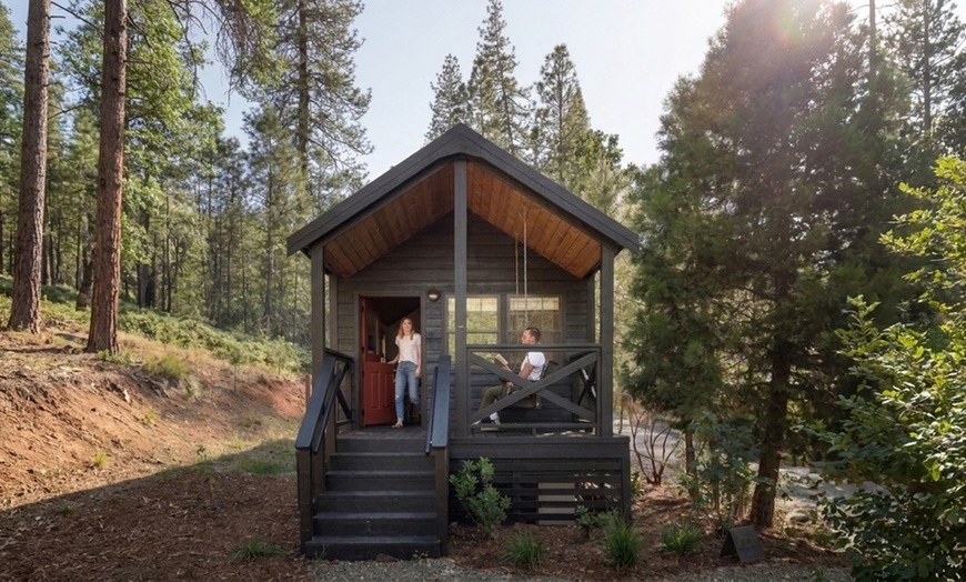 Image 7: Airstream Glamping Near Yosemite with Pool