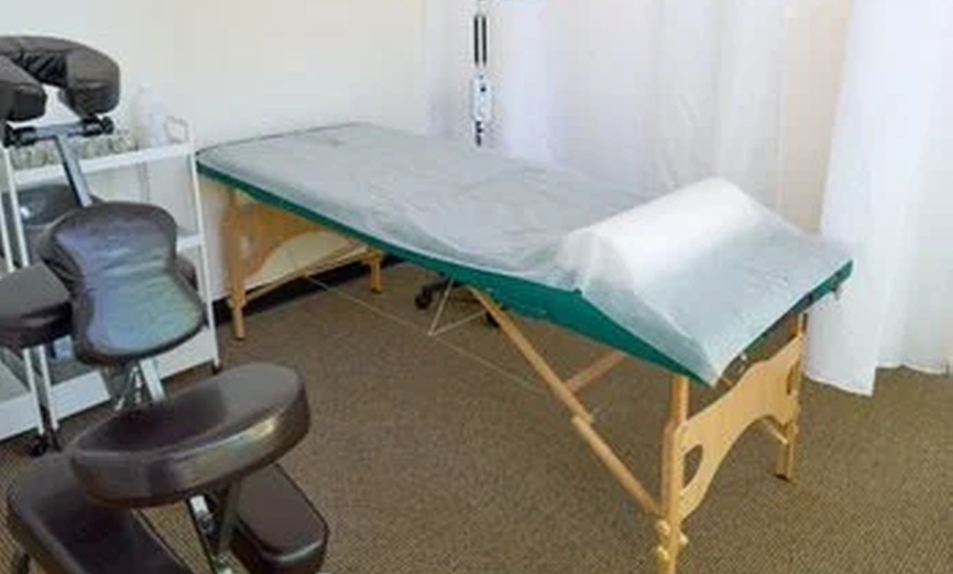 Image 6: 60 or 90-Min Massage or 60-Min Couples Massage for Relaxation