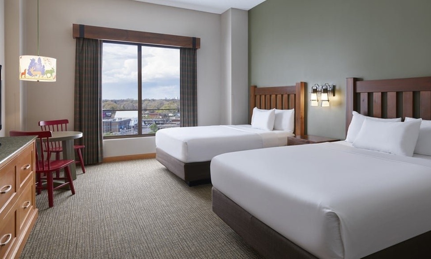 Image 22: Great Wolf Lodge Bloomington Water Park Resort