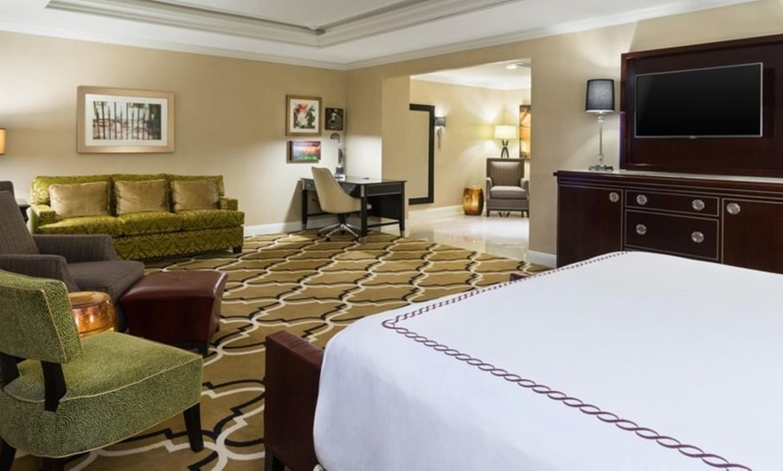 Image 11: New Orleans Hotel near French Quarter with Rooftop Pool