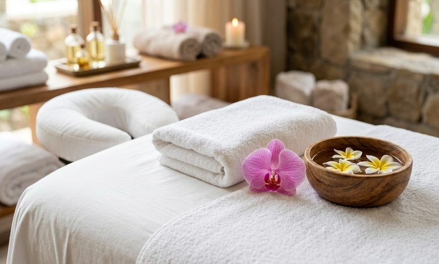 Image 5: Relaxing Couples Massage with Essential Oils and Hot Pack