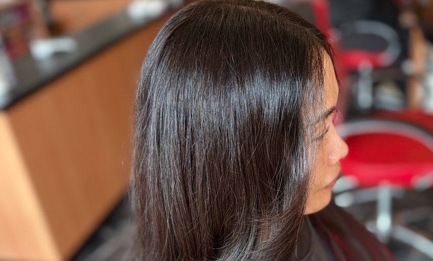 Image 4: Up to 30% Off on Salon - Hair Color / Highlights at Red Salon & Color Bar