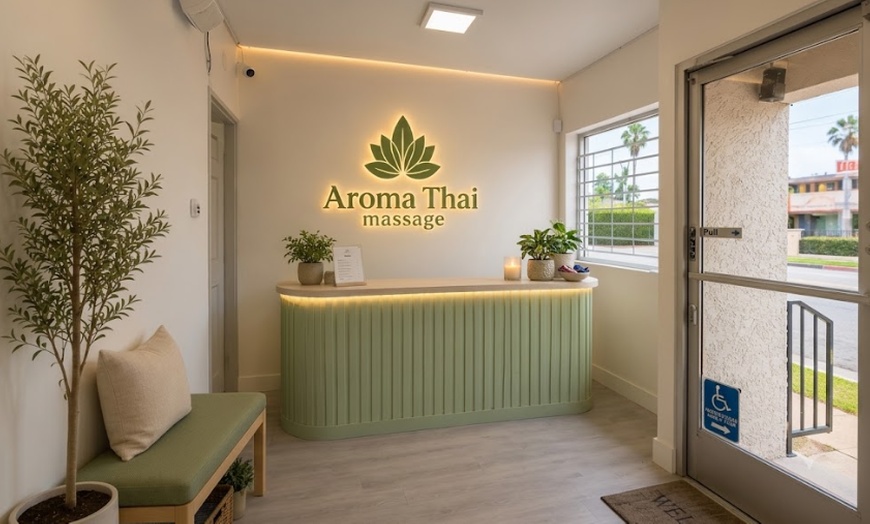 Image 4: 60 or 90 Min Thai/Swedish Massage with Aromatherapy & Hot Stone