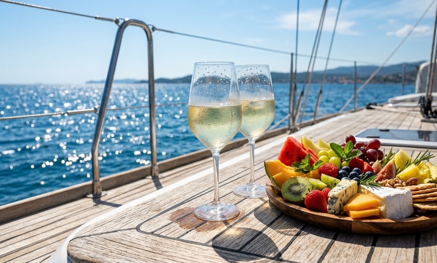 Image 2: Boat Charter for Up to 12 People – Flexible Durations