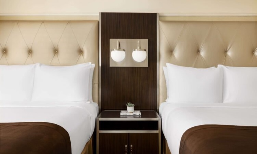 Image 20: Midtown NYC Hotel near Penn Station and Times Square