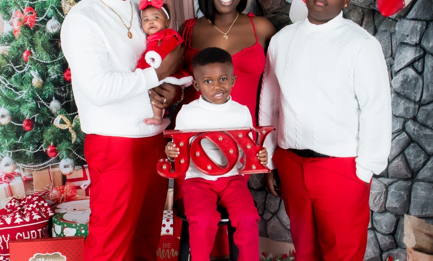 Image 3: Custom Holiday Photoshoots: Express & Premier Sessions, 40+ Backdrops