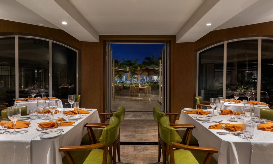 Image 19: Oceanfront escape near shopping, dining, and cruise port