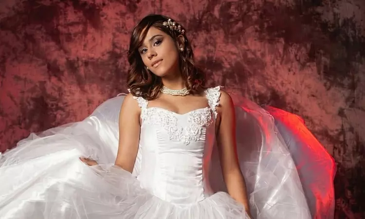 Sesión de fotos de quinceañera con 20 fotos editadas y una ampliación