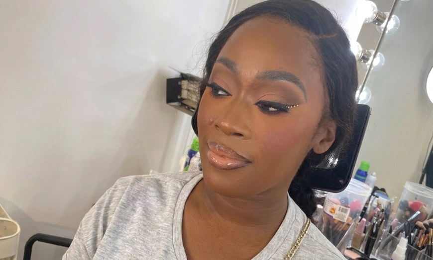 Image 12: 90-Min Naturally Me or Soft Glam Makeup Application