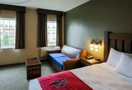 Wolf Den Suite