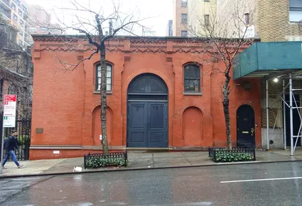 Sniffen Court Historic District