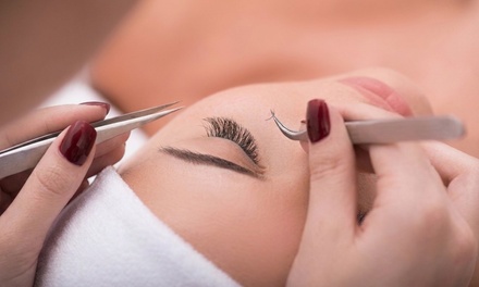 Full Set of Classic Eyelash Extensions + Two Week Fill - Glam Goddess mobile beauty services