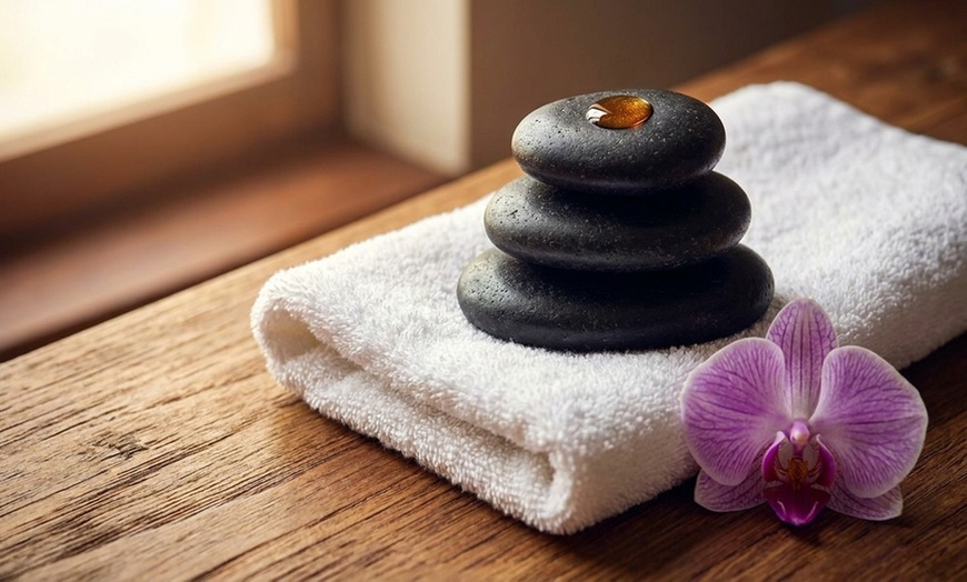 Image 7: Unwind with Your Loved One During 60-Minute Cozy Couples Massage