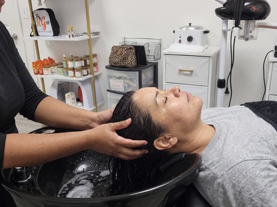One 60 Minute Therapeutic Rejuvenating Head Spa - The Royal Goddess Beauty
