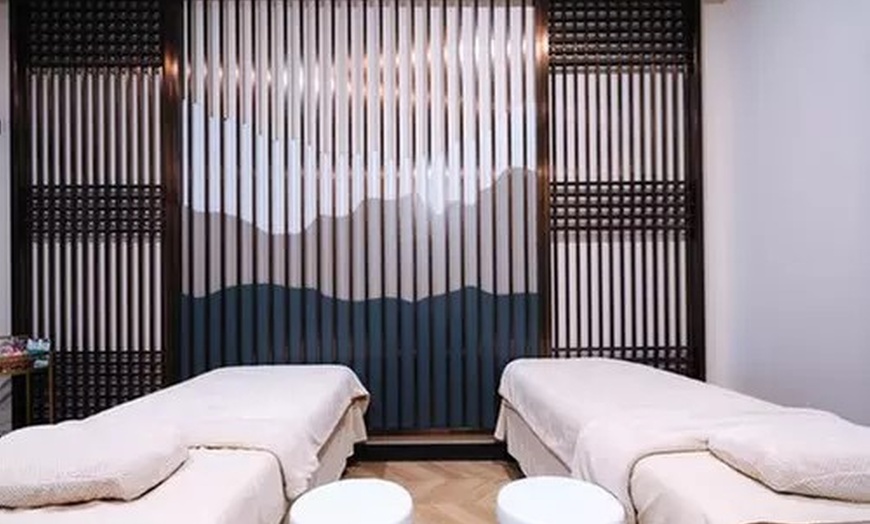 Image 2: Couples and Individual Massages with Aromatherapy