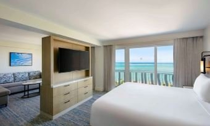 Image 13: Isla Verde Beachfront Resort with Spa and Swim-Up Pool
