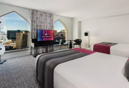 Ultra Hip Room 2 Queens