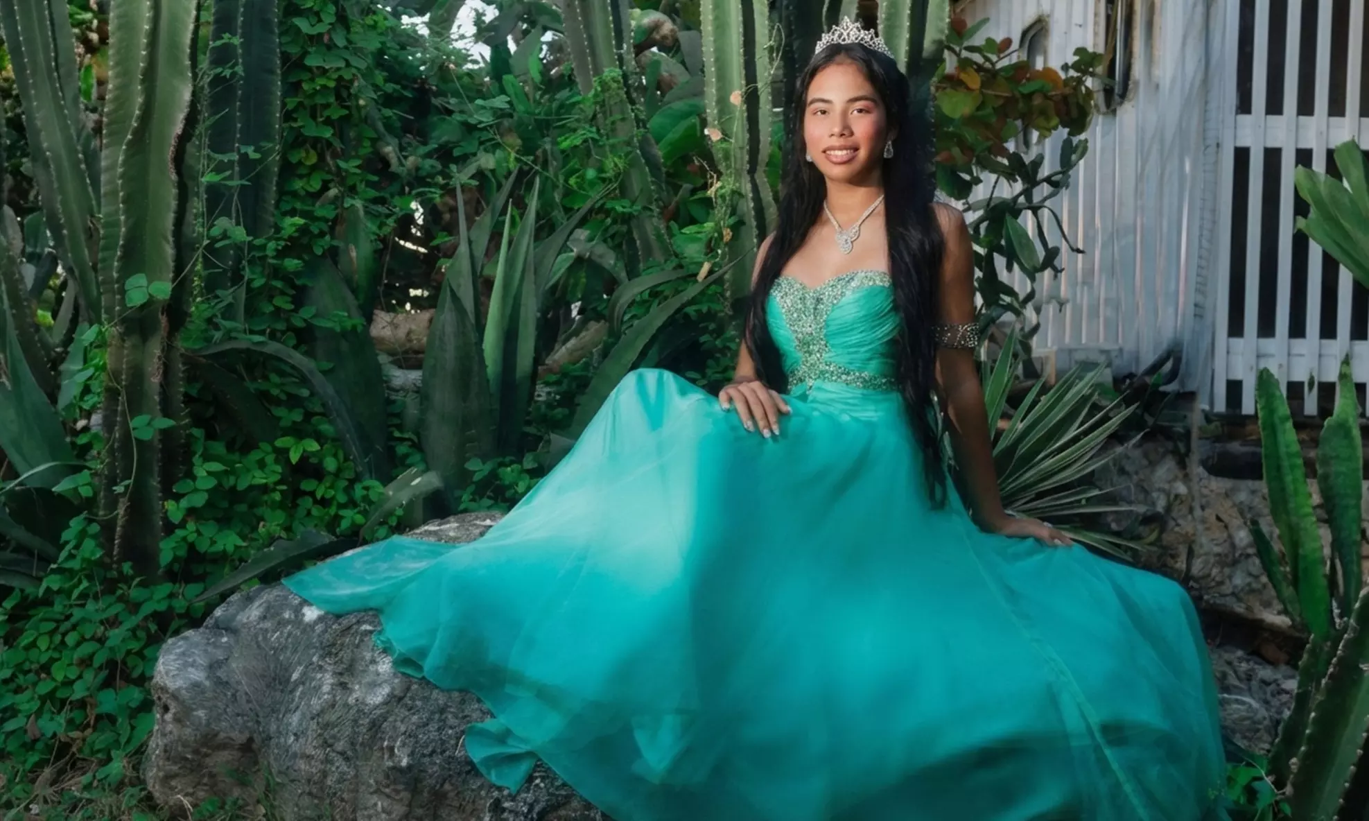 Sesión de fotos de quinceañera con 20 fotos editadas y una ampliación