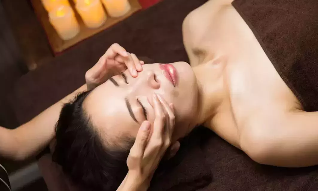 Modelage visage anti-âge Kobido de 45 min