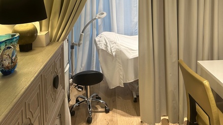 Eyebrow Wax - Salon Mikimoto