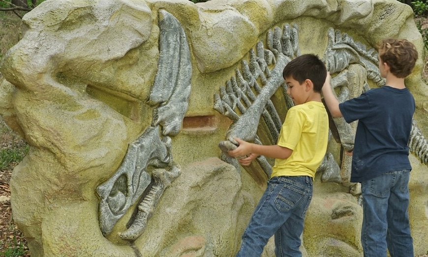 Image 3: Explore History, Art, Global Wildlife & Dinosaurs w/ Admission for 1-4