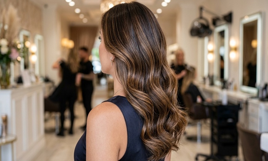 Image 2: Transform Your Look with Color and Conditioning Options