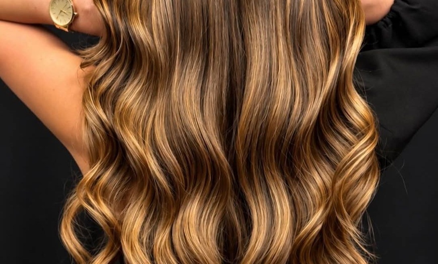 Image 5: Fresh Hair Styling & Color for a Confident New Look