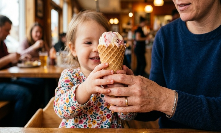 Image 5: Enjoy delicious ice cream, burgers, and hot dogs for takeout