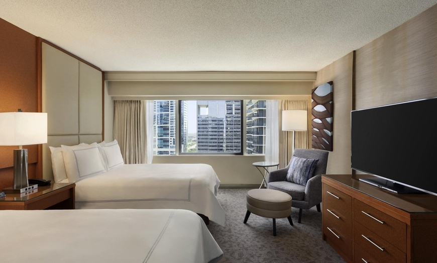 Image 13: 4-Star Downtown Chicago Hotel near Millennium Park