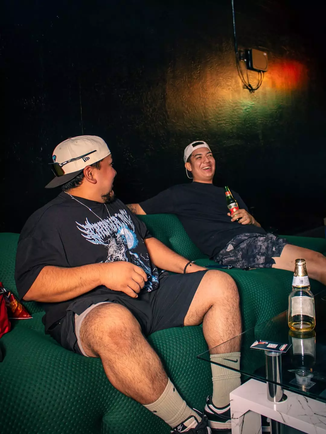 90-Min Indoor Golf Simulator Experience – BYOB & Outside Food Welcome