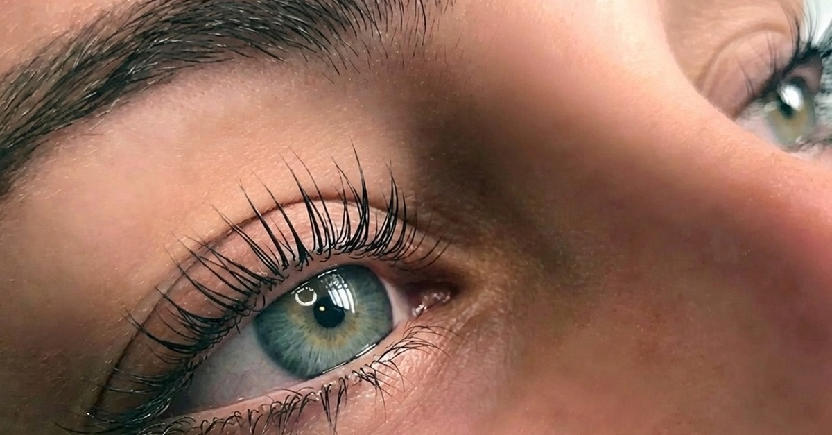 Lifting y tinte de pestañas o depilación de cejas en Zaragoza