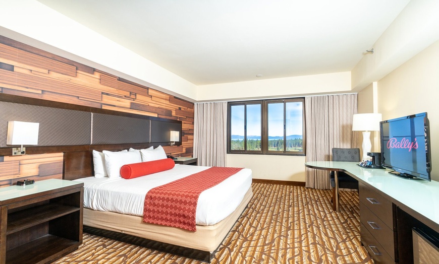 Image 20: Lake Tahoe Casino Resort with Spa & Indoor Pool