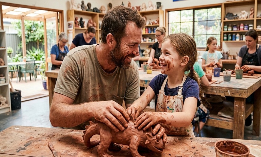 Image 4: 1 month of art classes for kids and adults: 4 classes a month