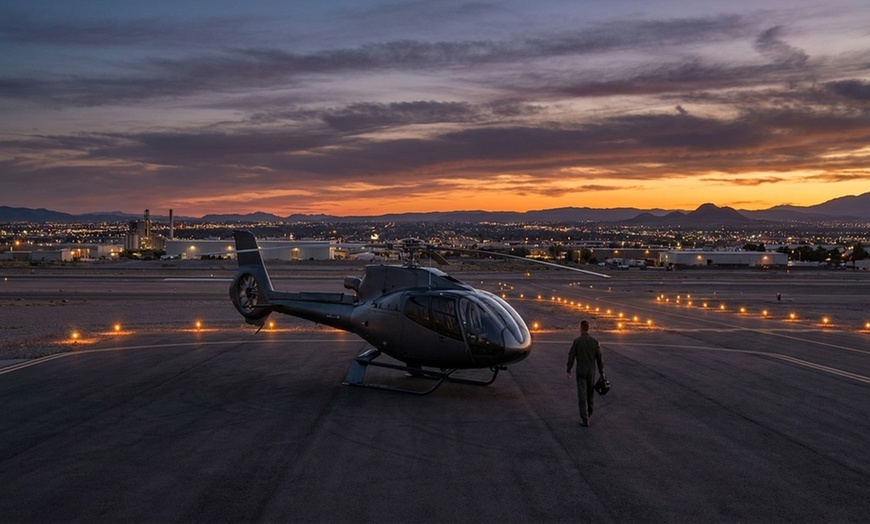 Image 2: Las Vegas Helicopter Tour Deals & Discounts