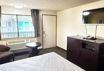 Standard Queen Room with Bunk Bed
