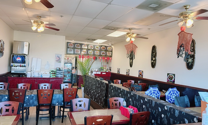 Image 3: Treat yourself to Seafood Boils & Chinese-American Dishes in Des Peres