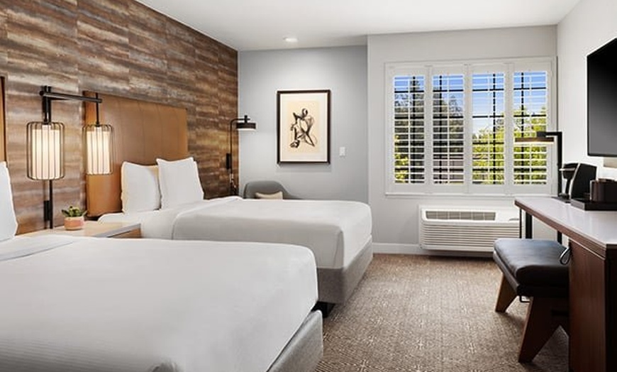 Image 23: Napa Valley Hotel with Pool, Breakfast & Winery Access