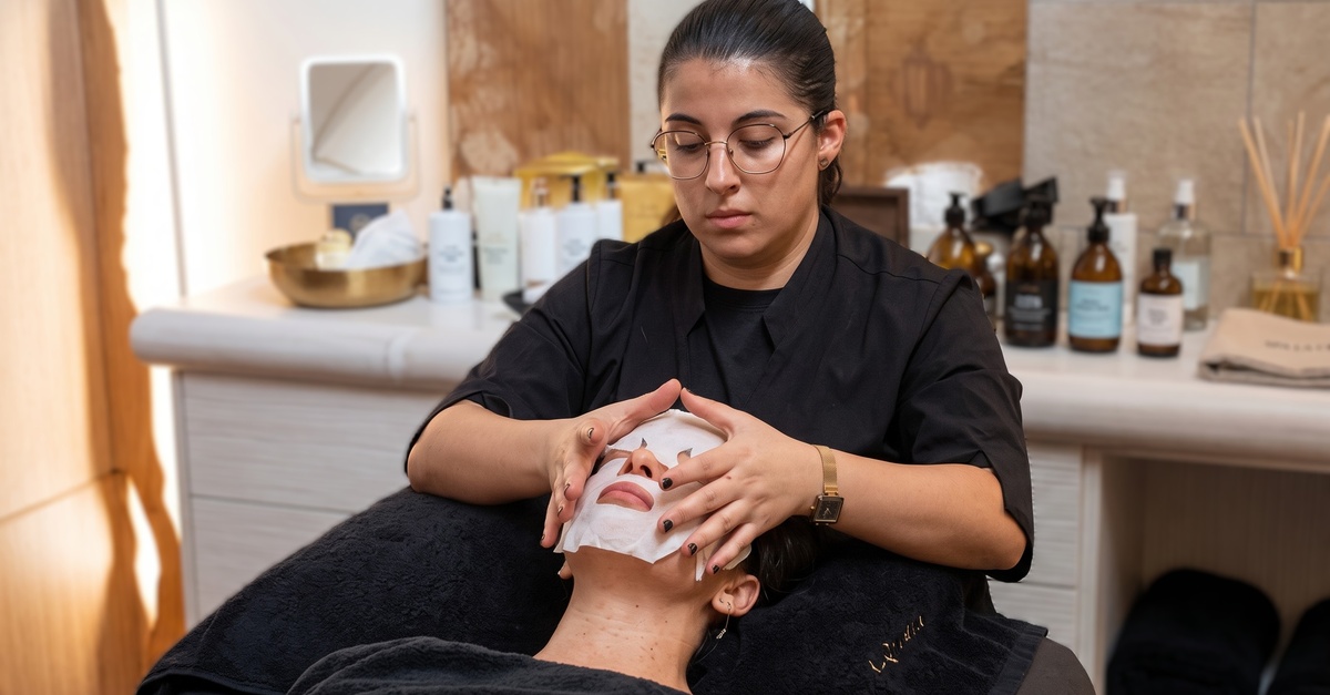 Tratamiento facial y limpieza de piel en Valencia