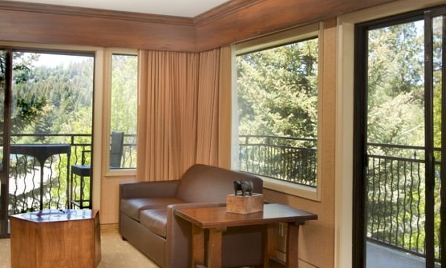 Image 19: 4-Star Resort and Spa on the Shores of Lake Arrowhead, CA