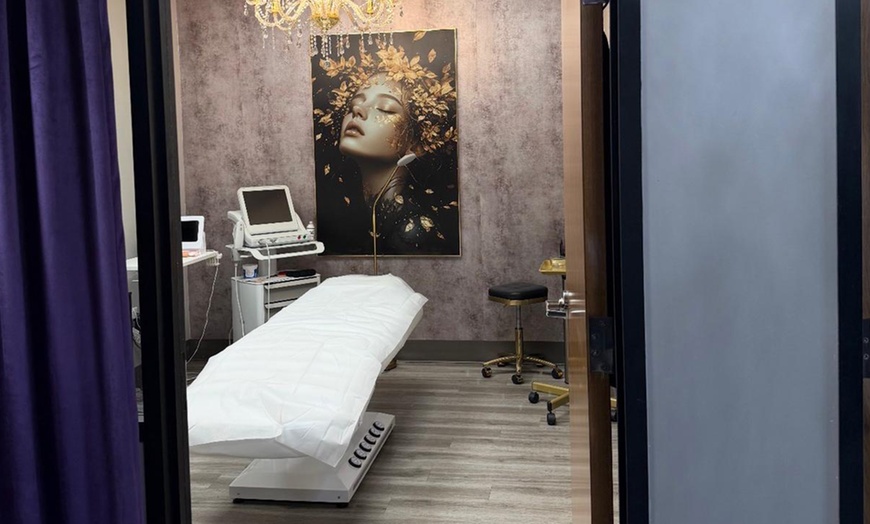 Image 3: Choose One, Two, or Three Relaxing Massage of Your Choice